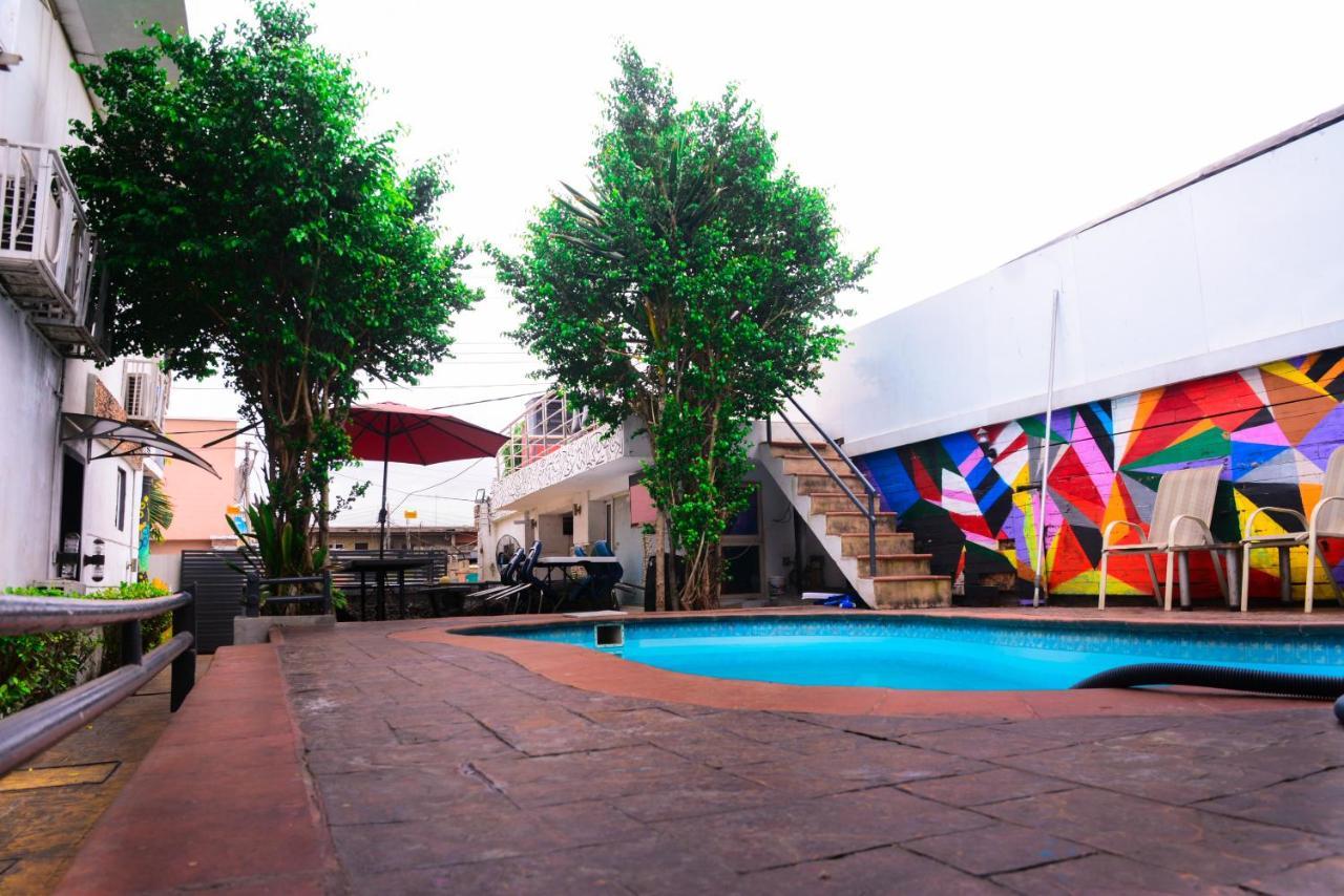 Connecting Lagos Suites Exteriör bild