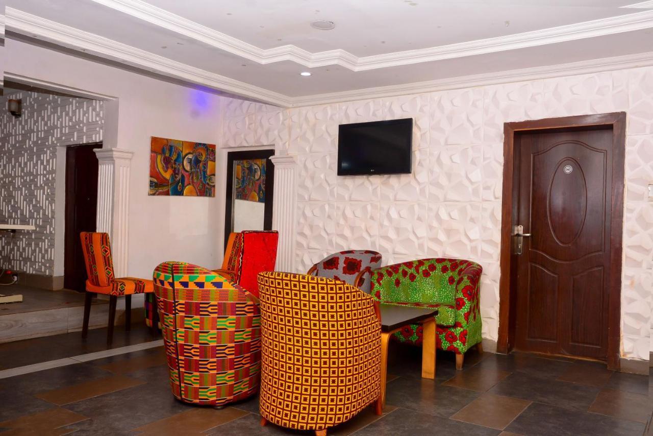 Connecting Lagos Suites Exteriör bild