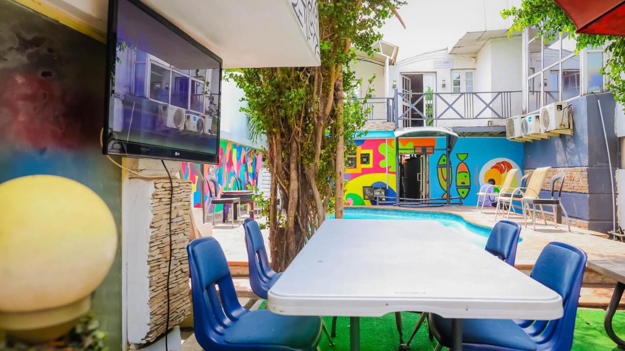 Connecting Lagos Suites Exteriör bild