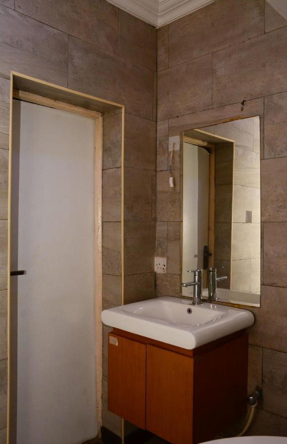Connecting Lagos Suites Exteriör bild